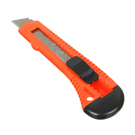 Falco нож универсальный пластиковый с сегментированным лезвием 18мм